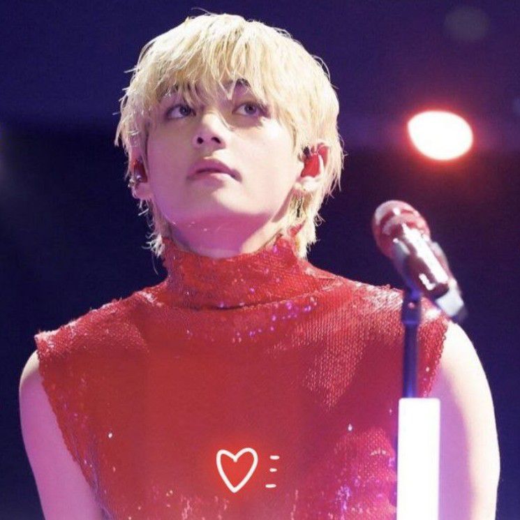 A moment captured by V (BTS)'s fan