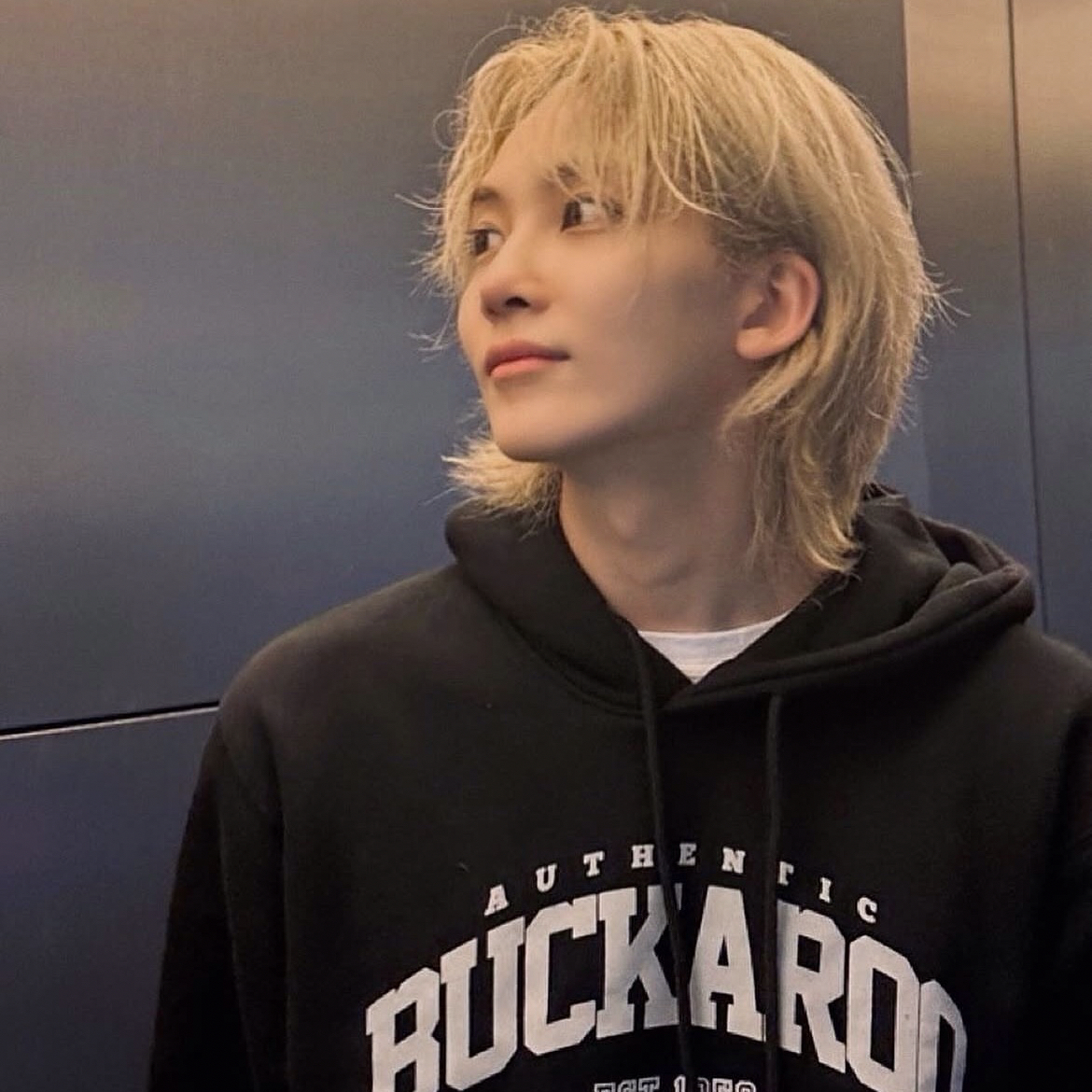 Recent activity shot of Jeonghan (SEVENTEEN)