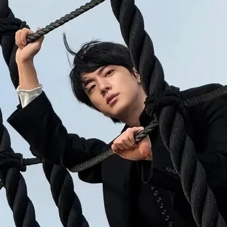 Behind-the-scenes cut of Jin (BTS)