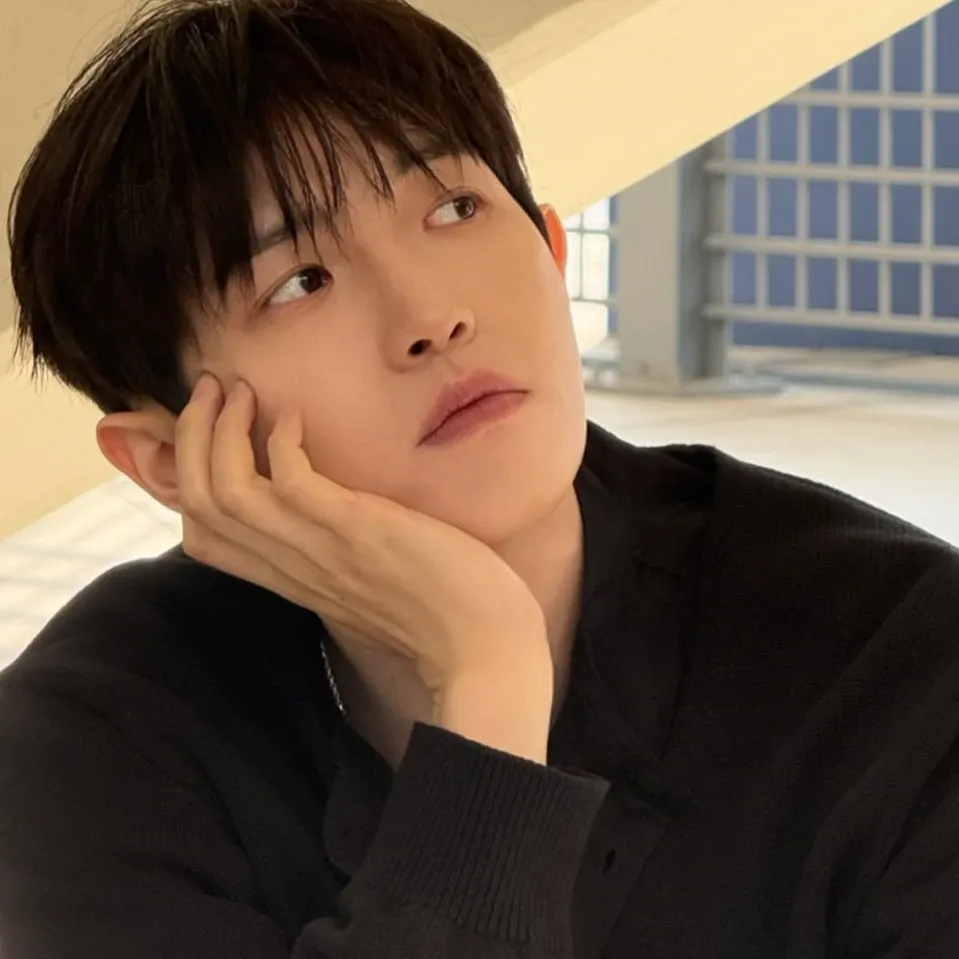 Foto terbaru Kim Jaehwan