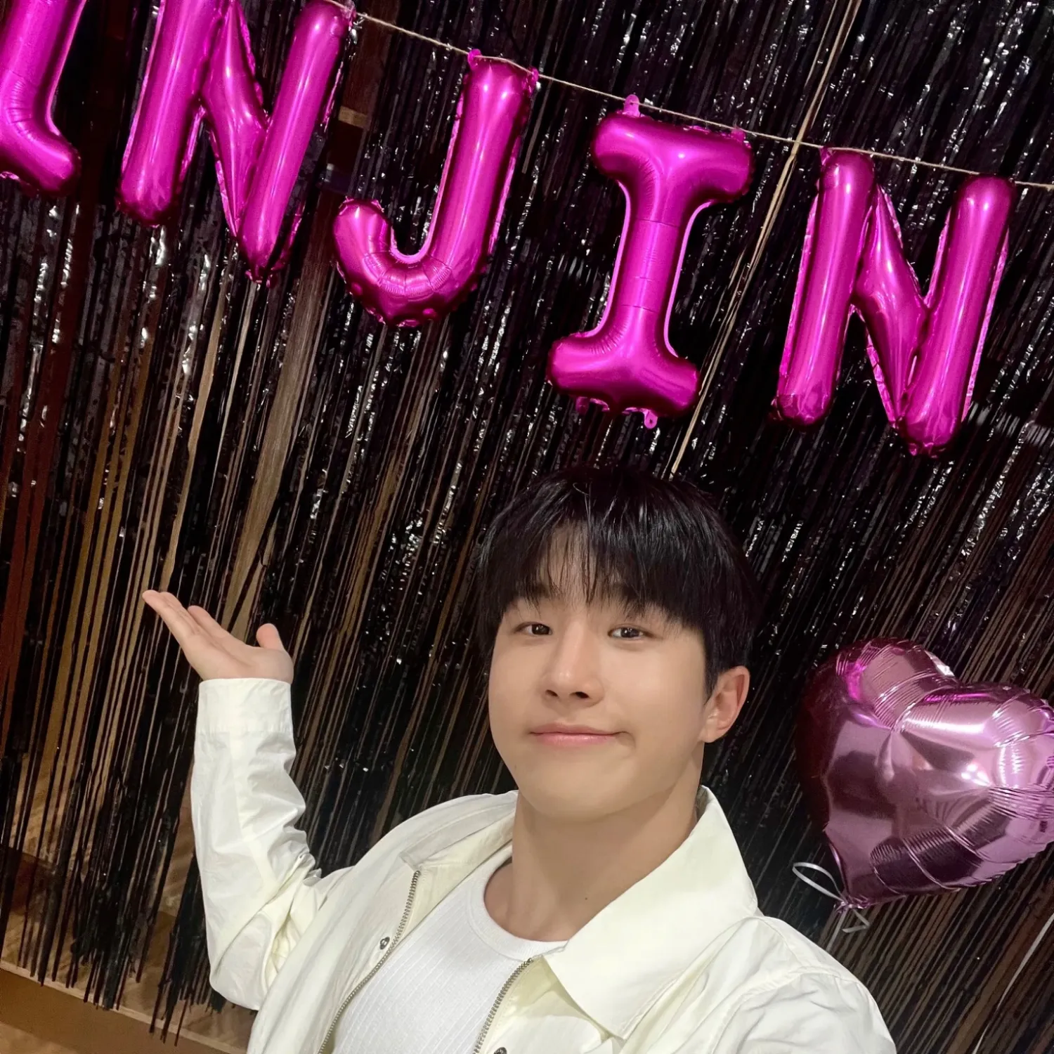 아스트로의 비하인드 컷