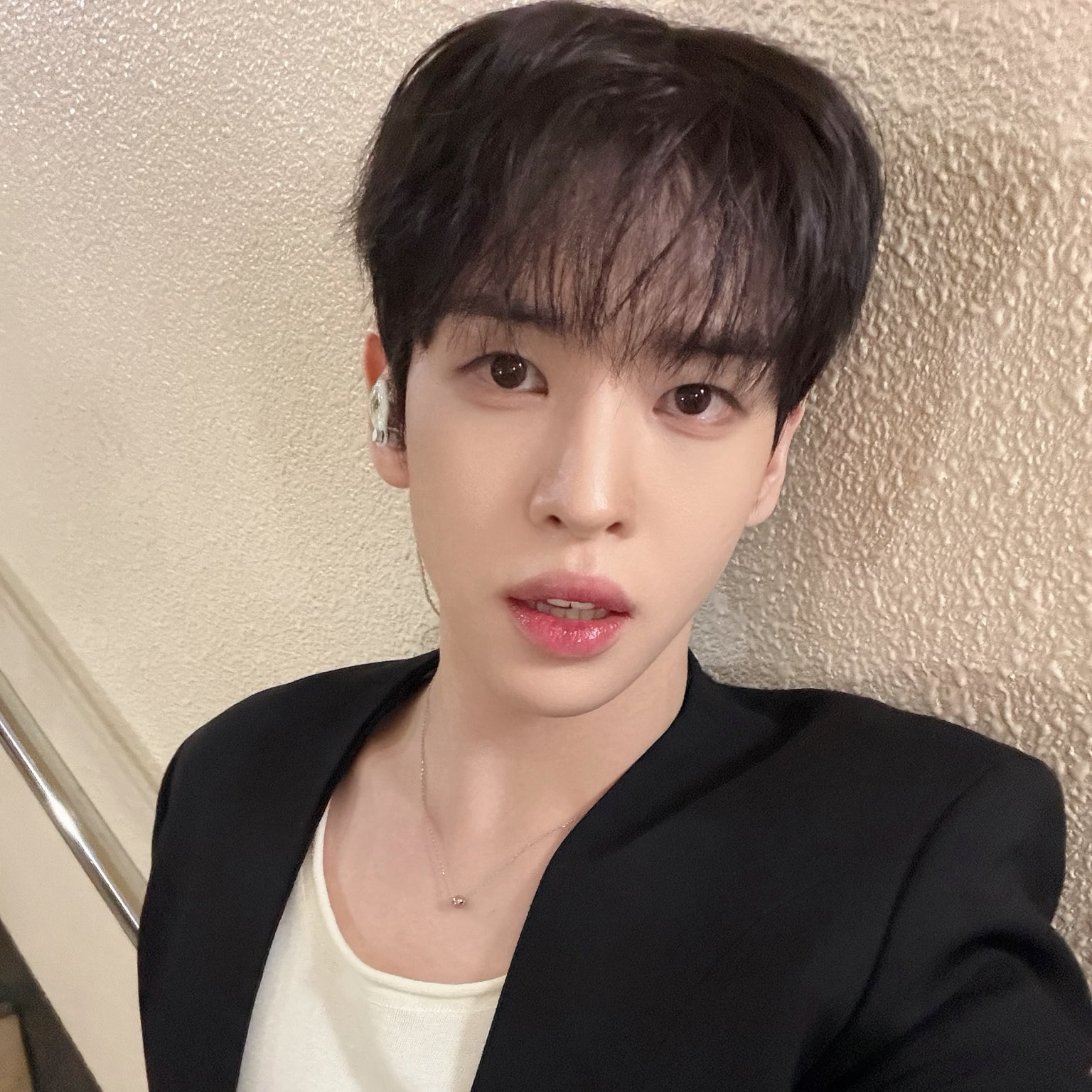 Behind-the-scenes cut of Allen (CRAVITY)