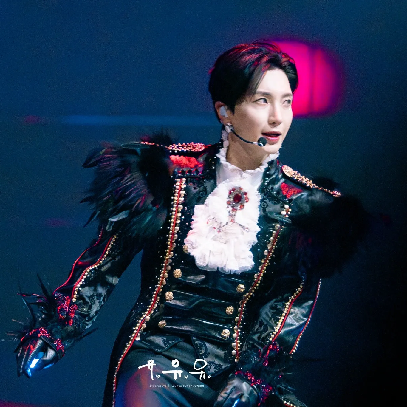Behind-the-scenes cut of Leeteuk (Super Junior)