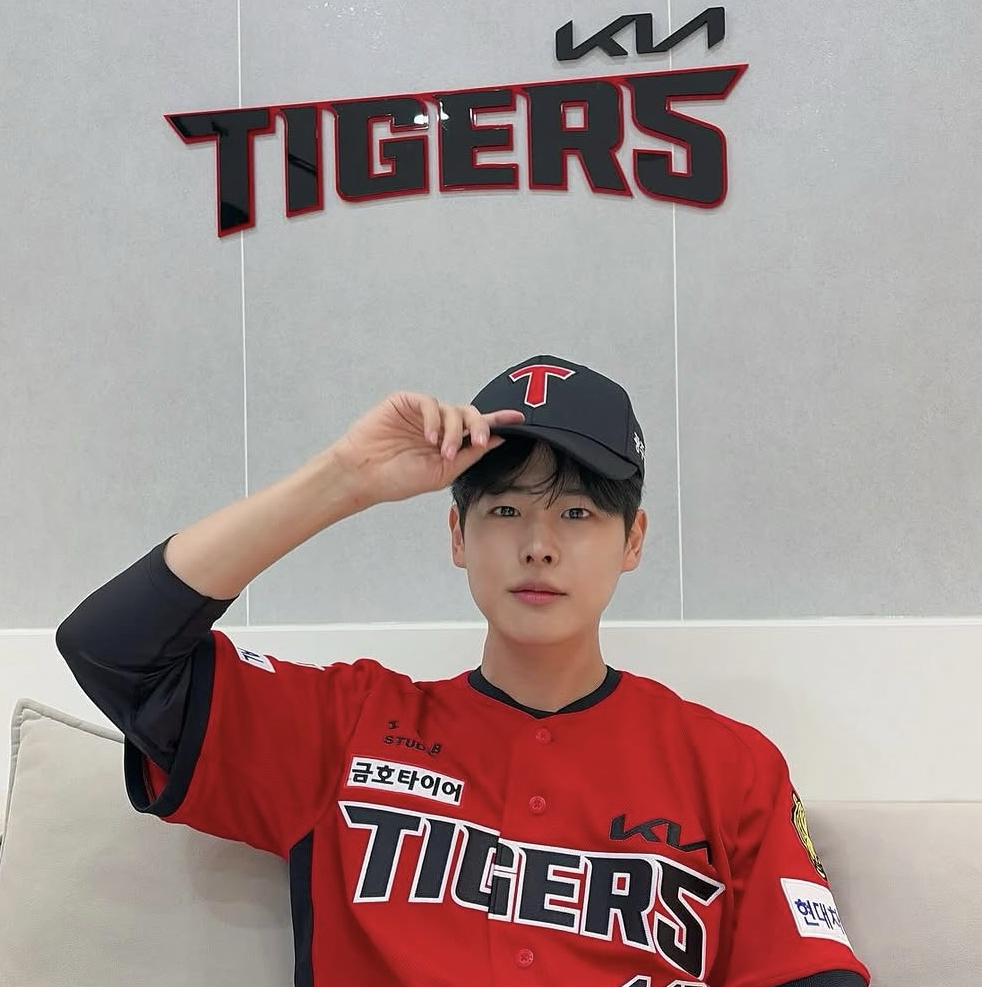 Latest photo of Choi Byungchan