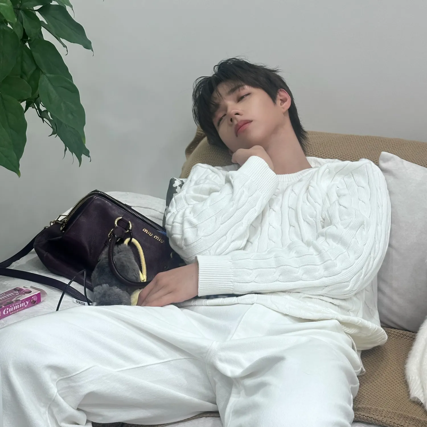 Behind-the-scenes cut of JL (AHOF)