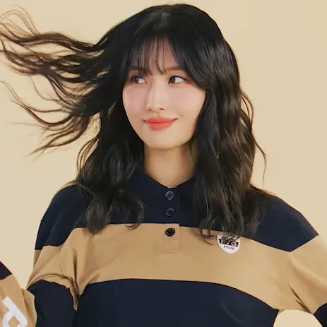 A moment captured by Momo (TWICE)'s fan