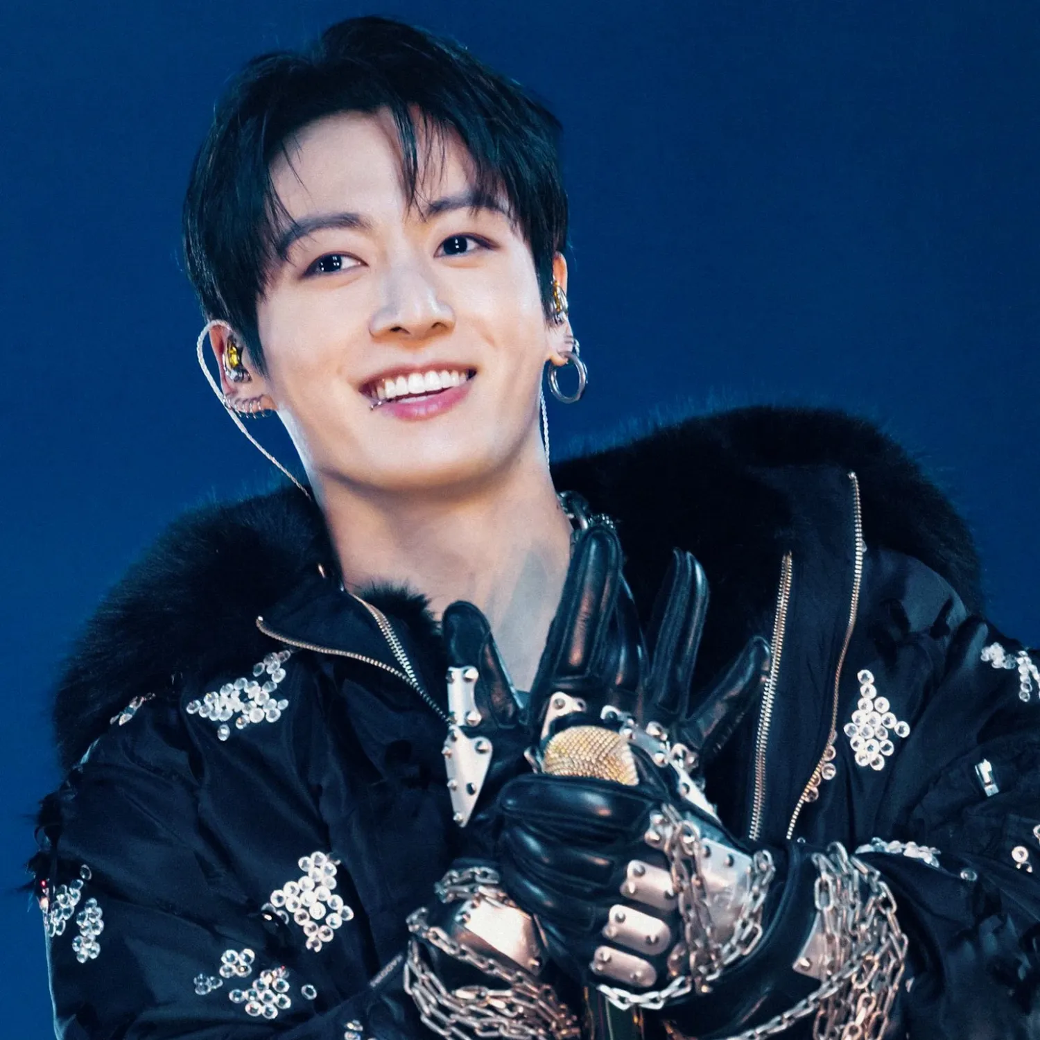 Foto aktivitas terbaru Jungkook (BTS)