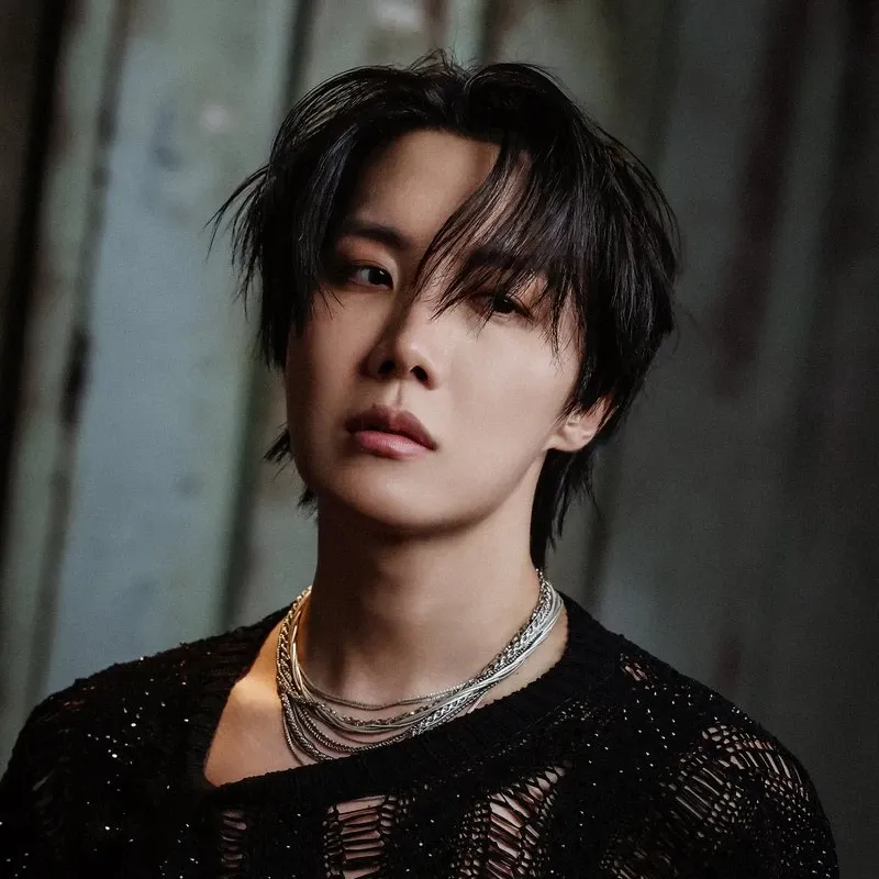 Foto aktivitas terbaru j-hope (BTS)
