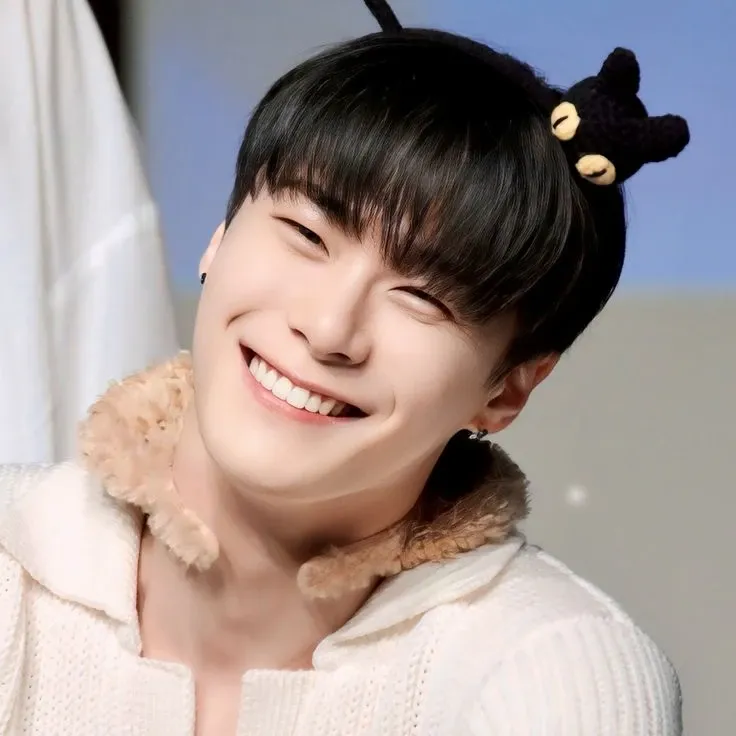 Latest photo of Moonbin (ASTRO)