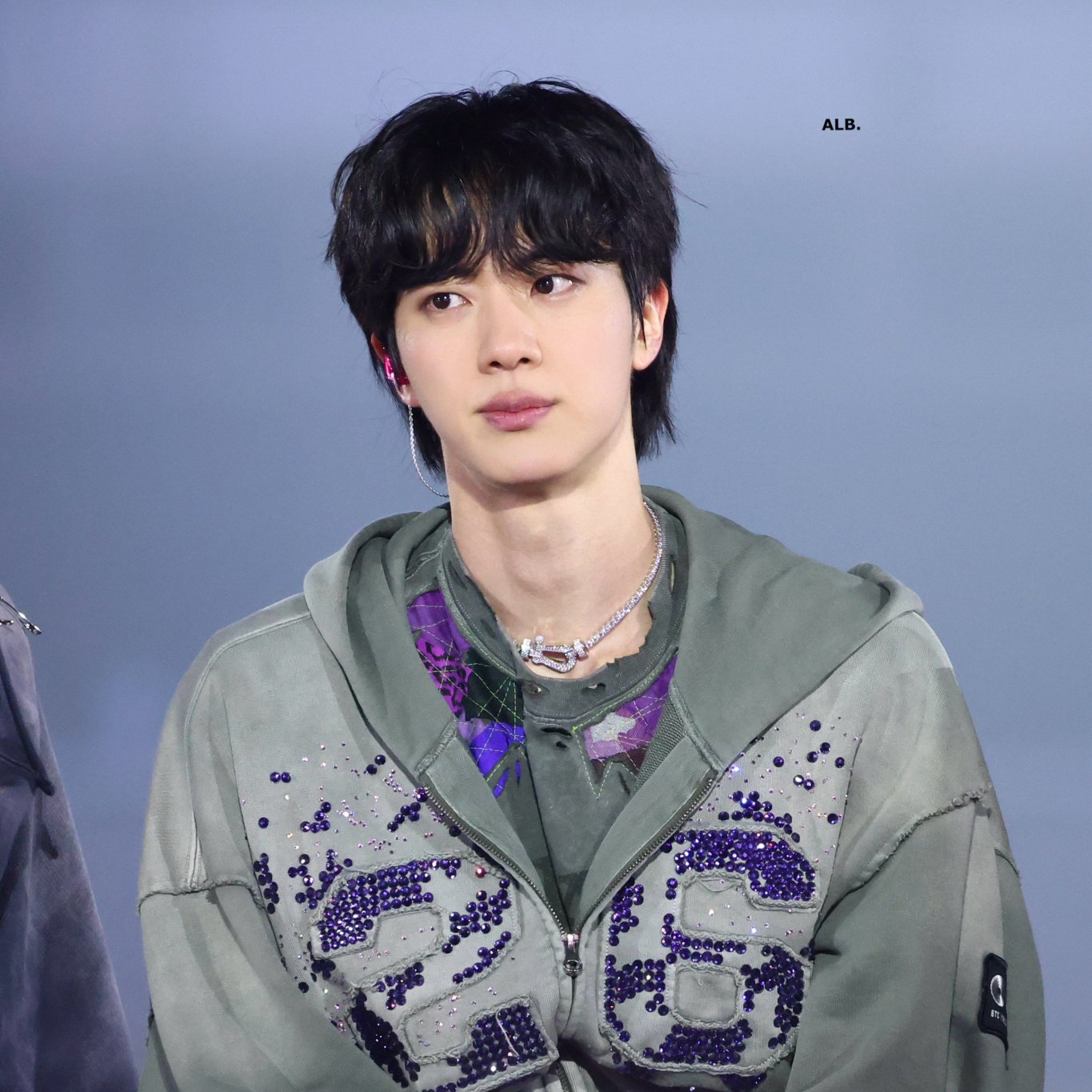 Foto aktivitas terbaru Jin (BTS)