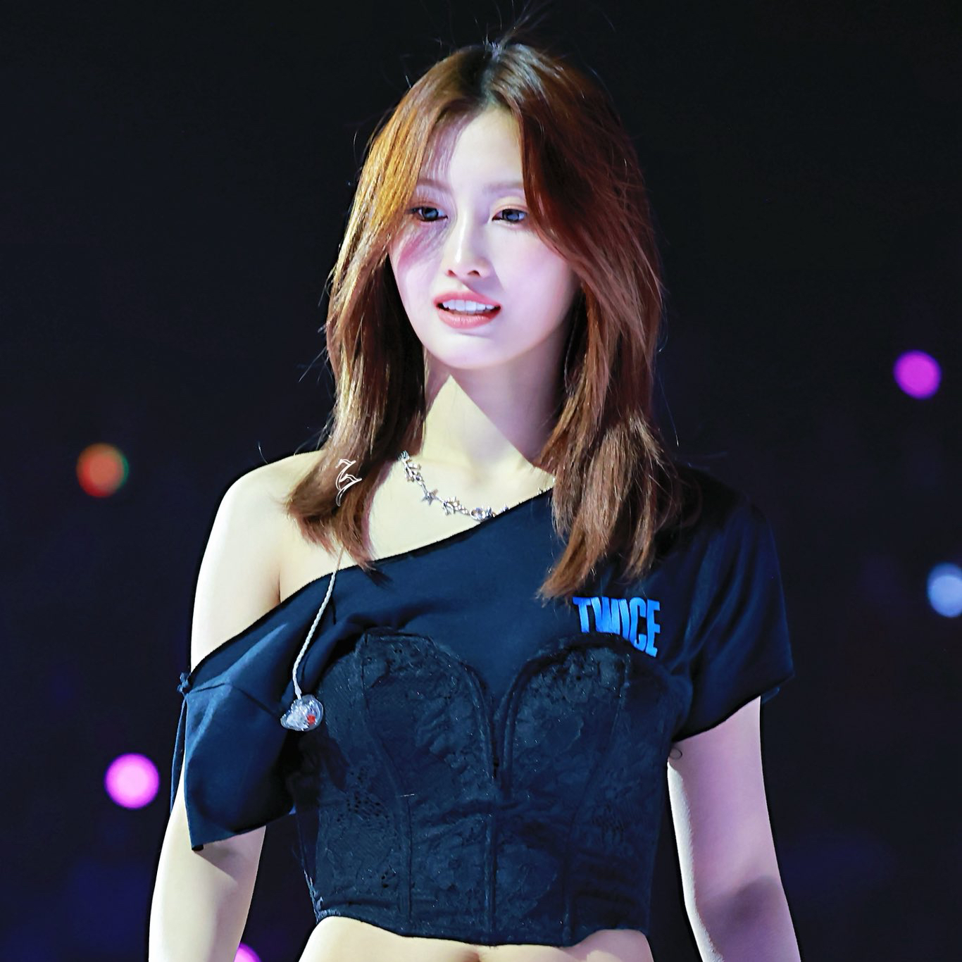 モモ (TWICE)の舞台裏ショット