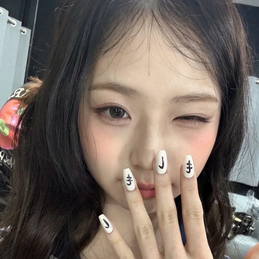 Behind-the-scenes cut of Seowon (UNIS)