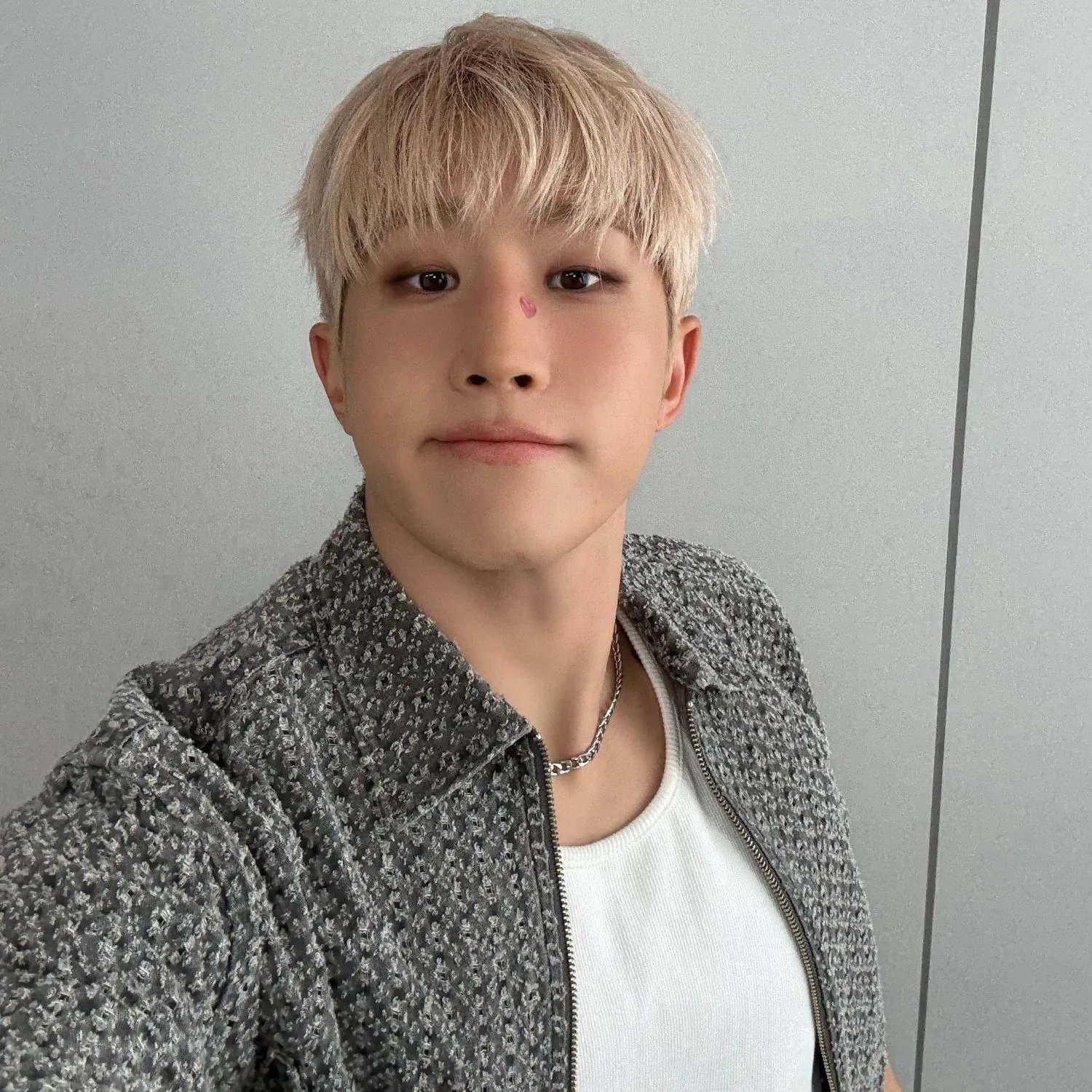 Behind-the-scenes cut of Jinjin (ASTRO)