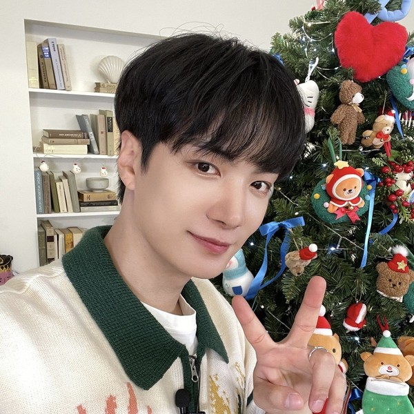 Signature photo of Kim Jonghyeon capturing their charm