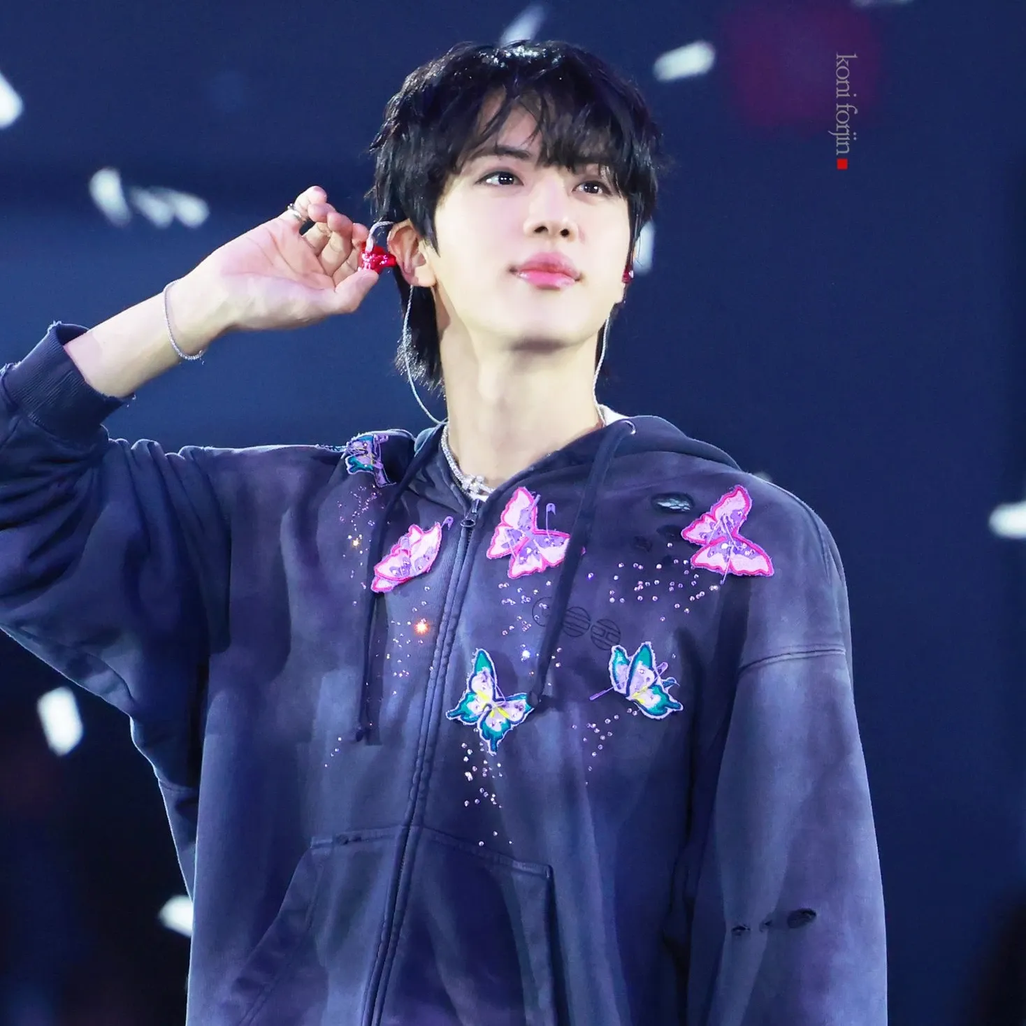 Momen yang diabadikan oleh penggemar Jin (BTS)