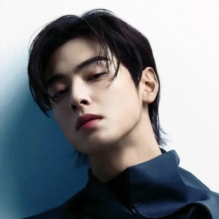 Latest photo of Eunwoo (ASTRO)