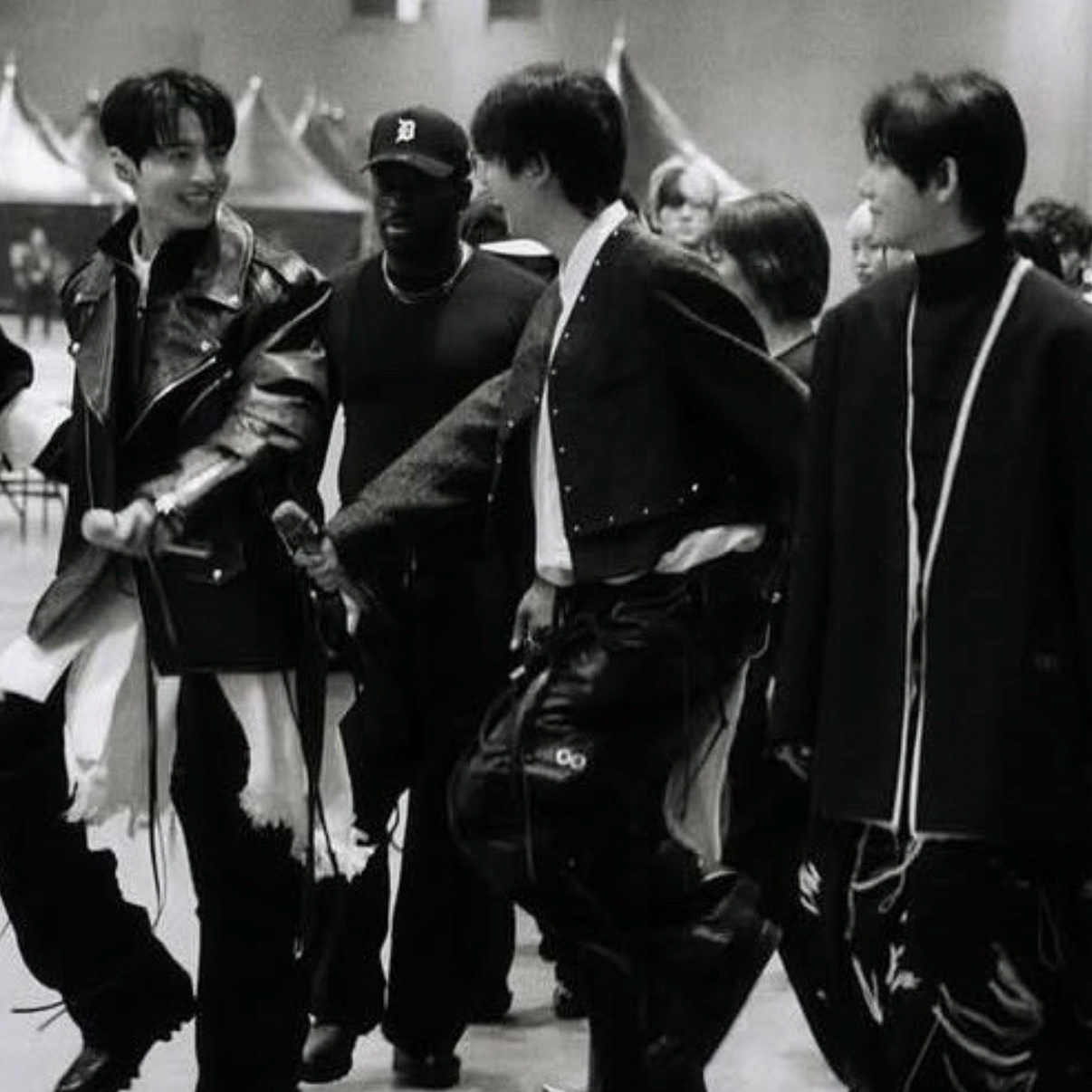 뷔 (방탄소년단)의 비하인드 컷