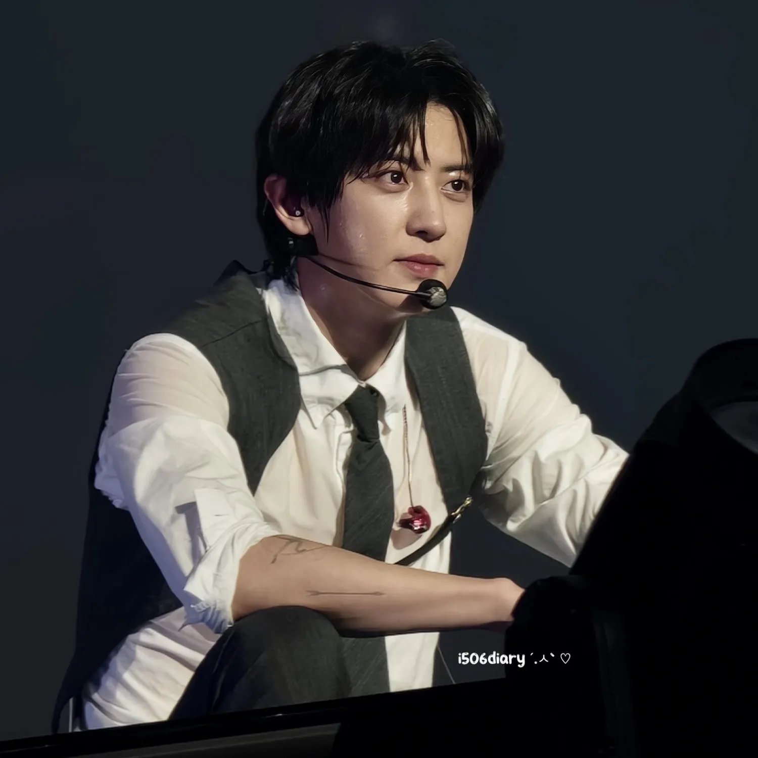 Behind-the-scenes cut of Chanyeol (EXO)