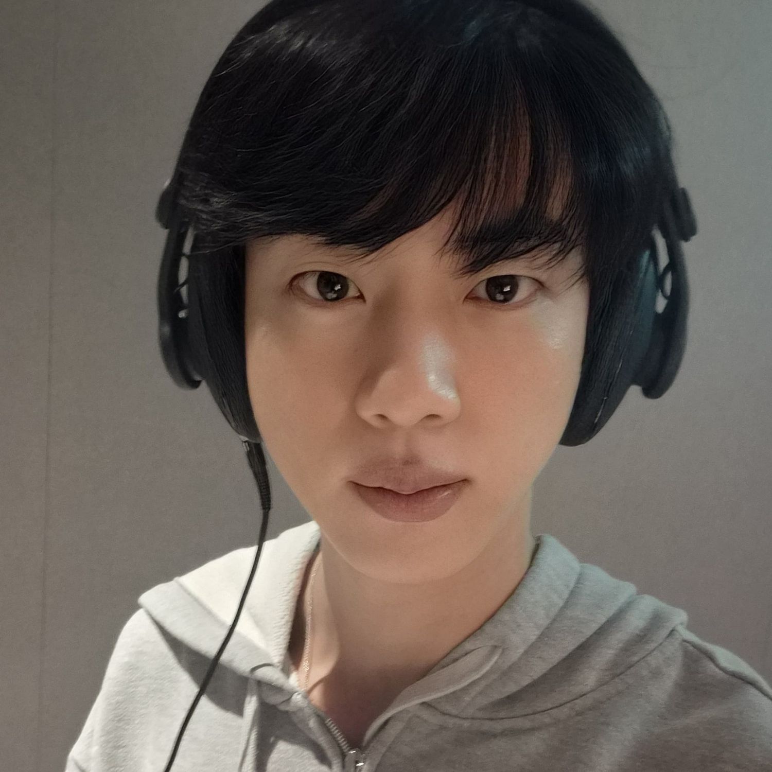 Behind-the-scenes cut of Jin (BTS)