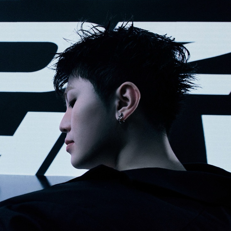 Latest photo of Woozi (SEVENTEEN)