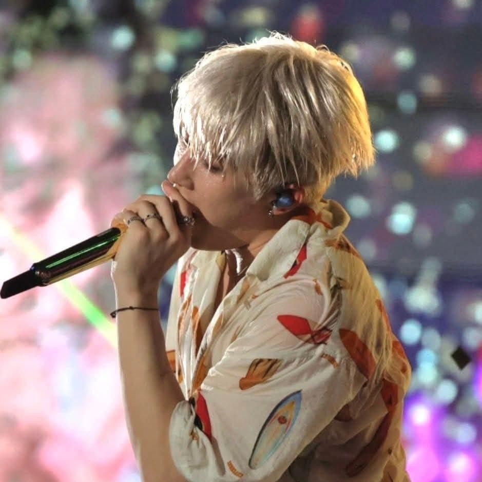 Latest photo of Jinjin (ASTRO)