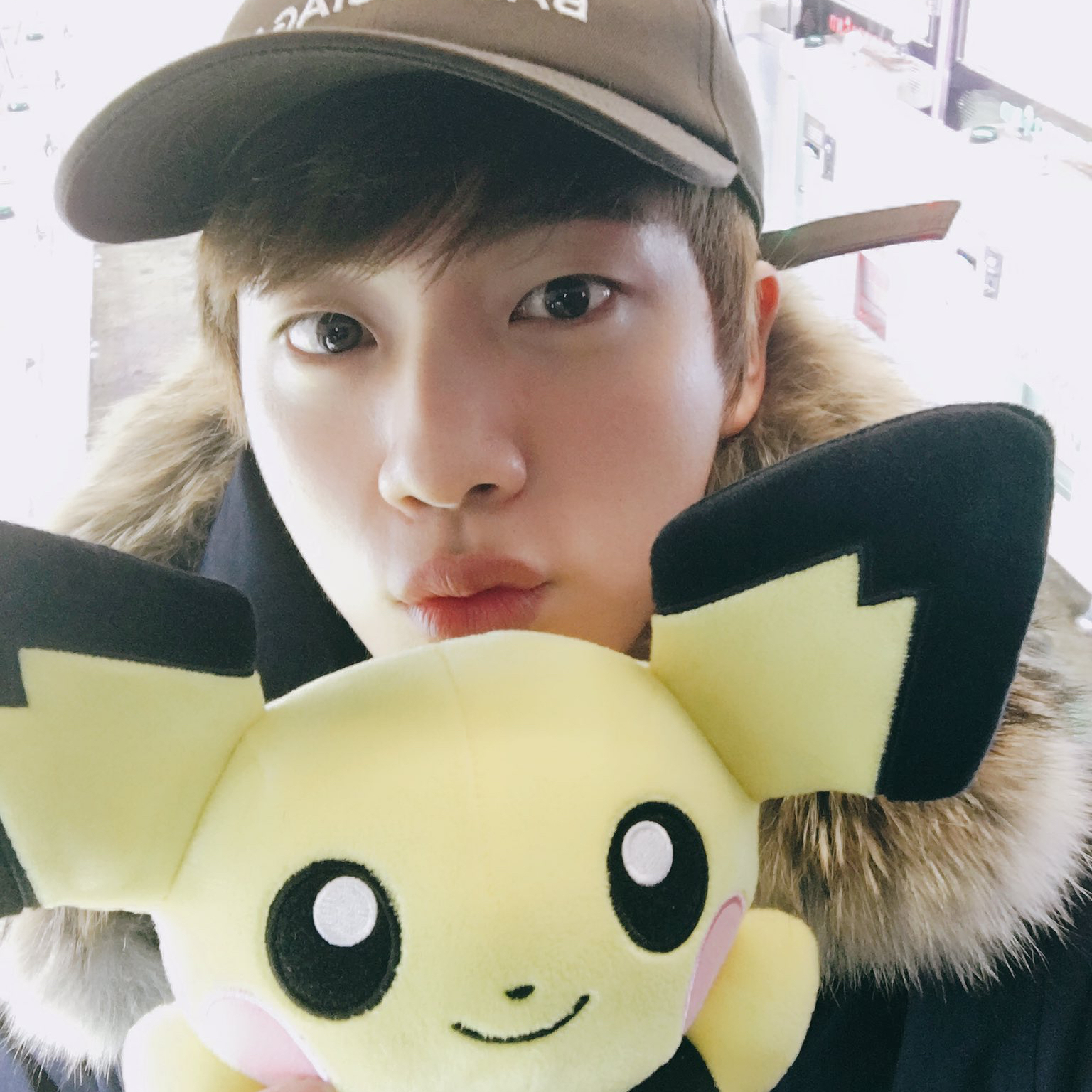 Momen yang diabadikan oleh penggemar Jin (BTS)