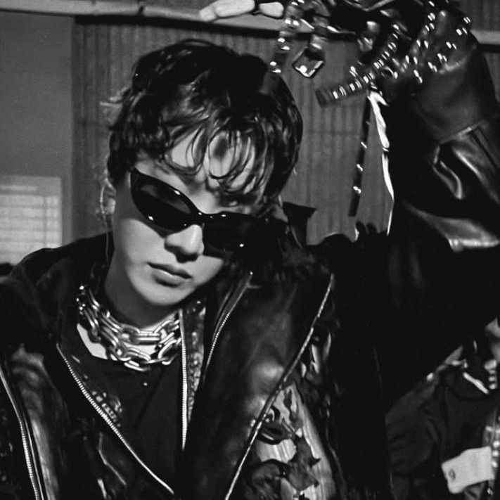 Foto terbaru j-hope (BTS)