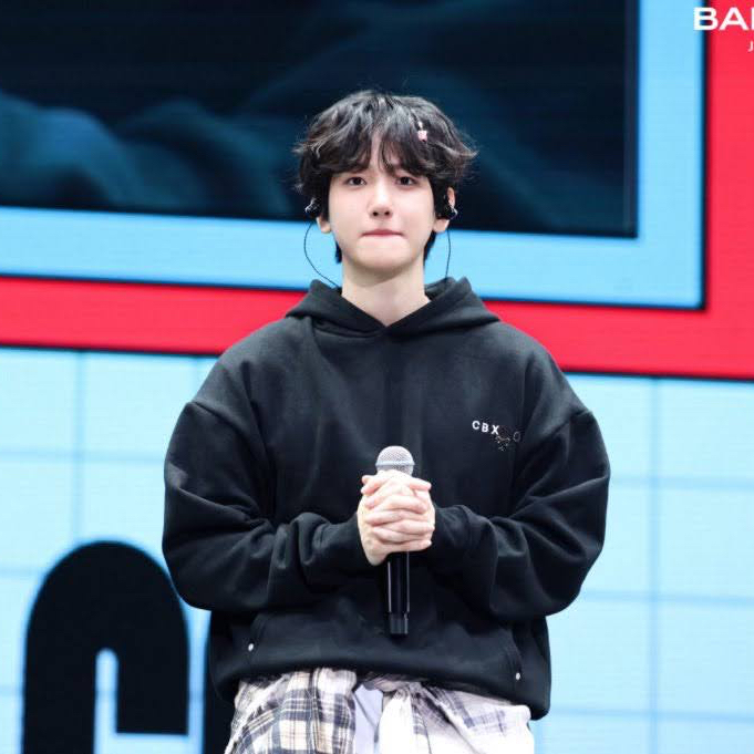 백현 (EXO)의 비하인드 컷