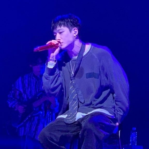 A moment captured by BOBBY (iKON)'s fan
