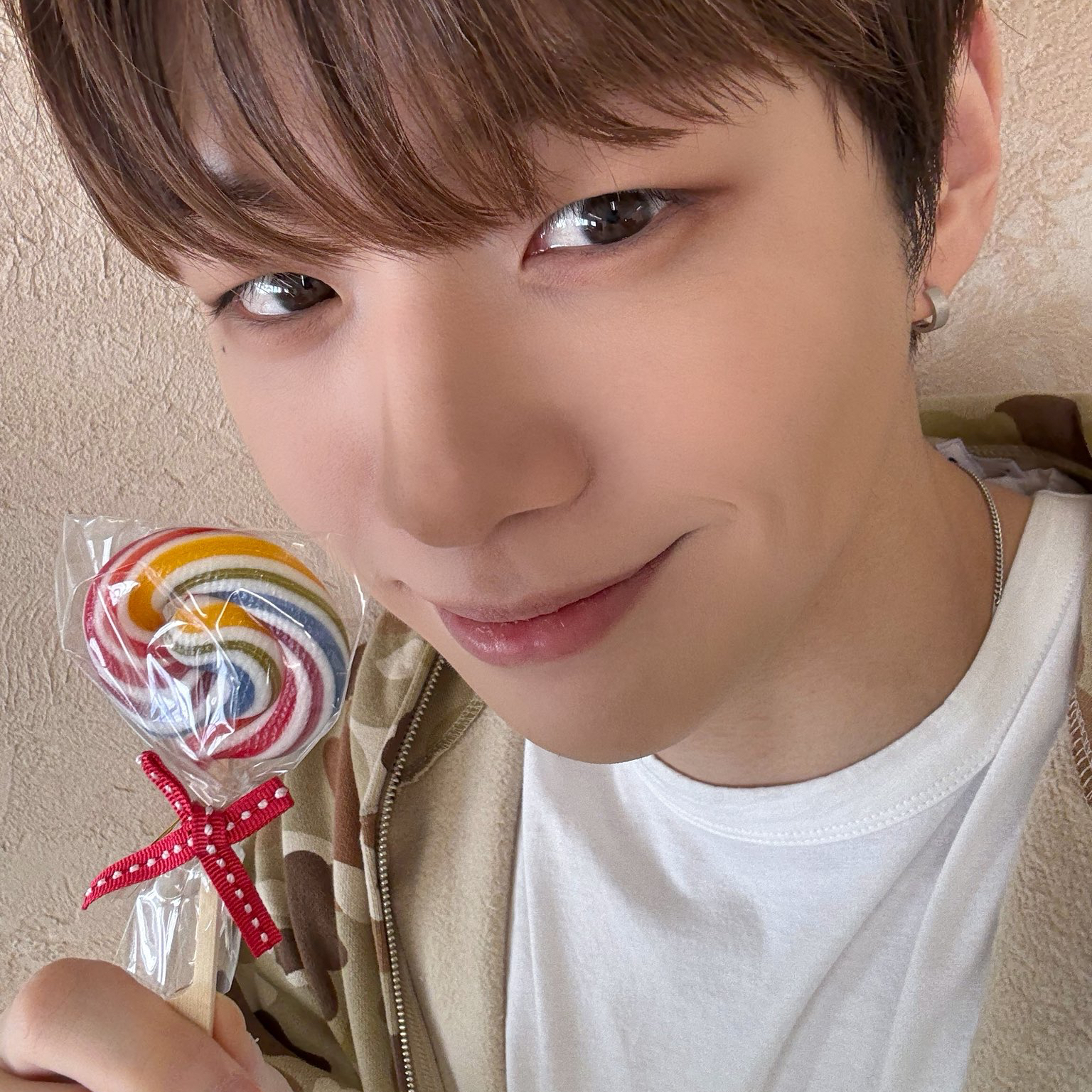 A moment captured by Kang Daniel's fan