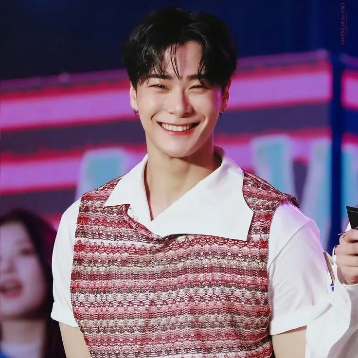 Latest photo of Moonbin (ASTRO)