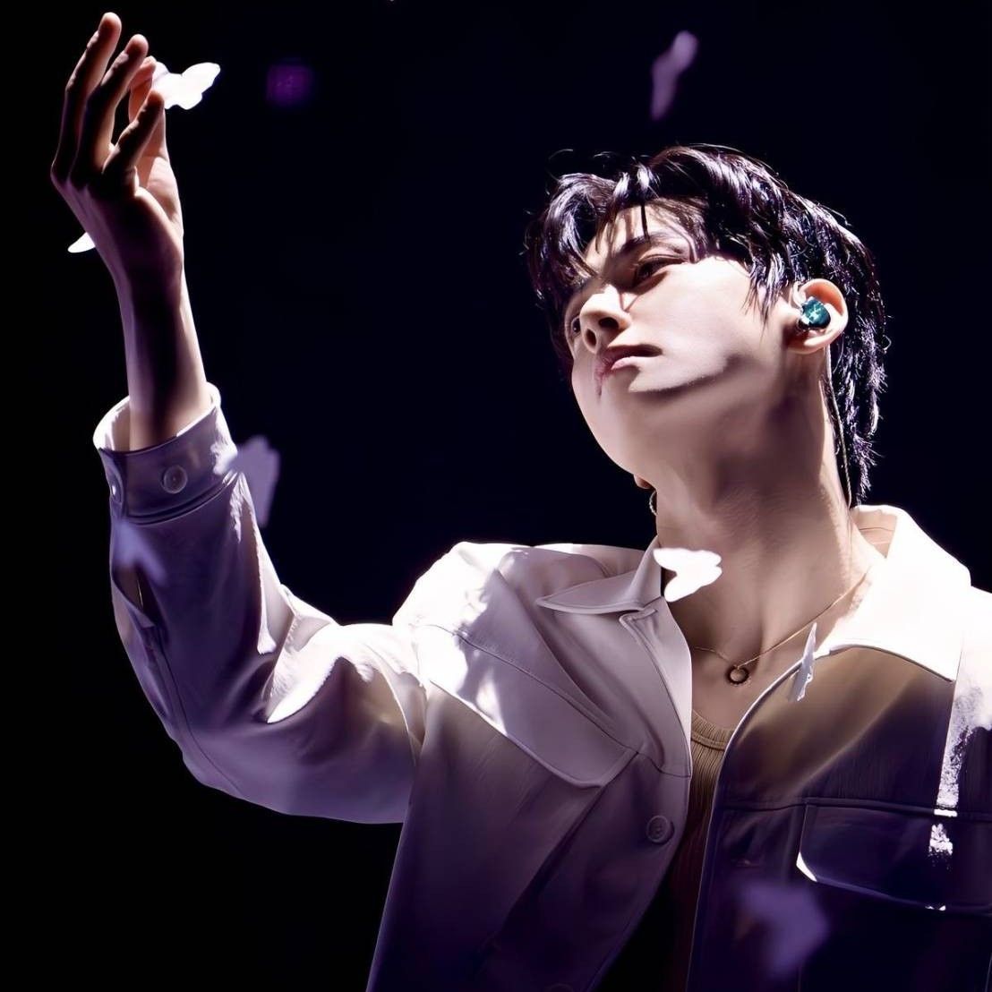 Latest photo of Eunwoo (ASTRO)