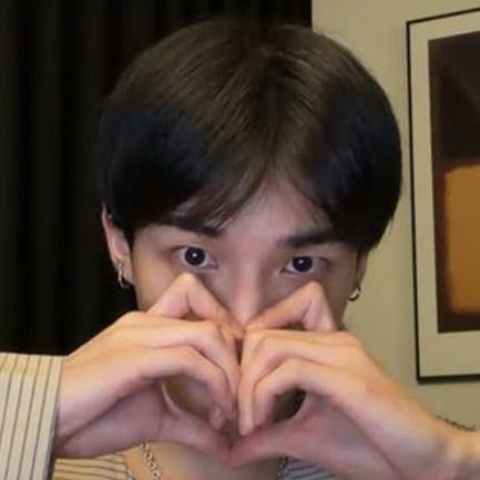 Latest photo of Hyunjin (Stray Kids)