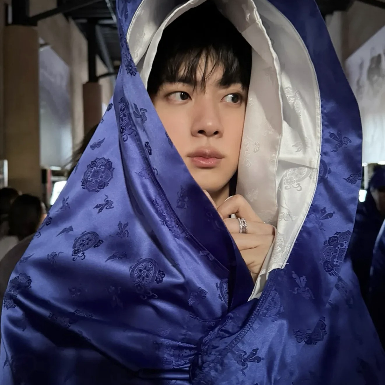 Foto aktivitas terbaru Jin (BTS)