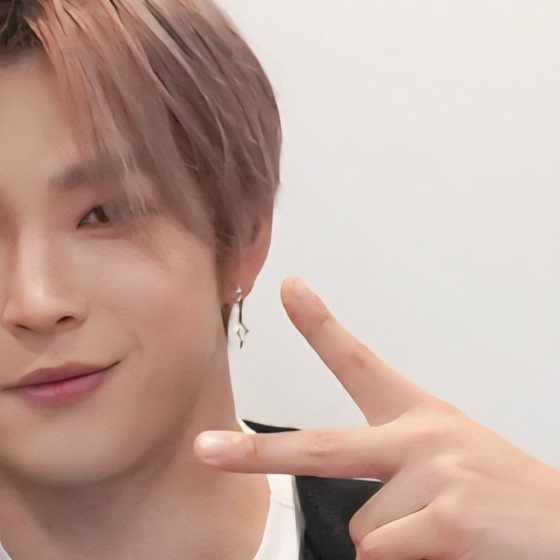 A moment captured by Seoho (ONEUS)'s fan