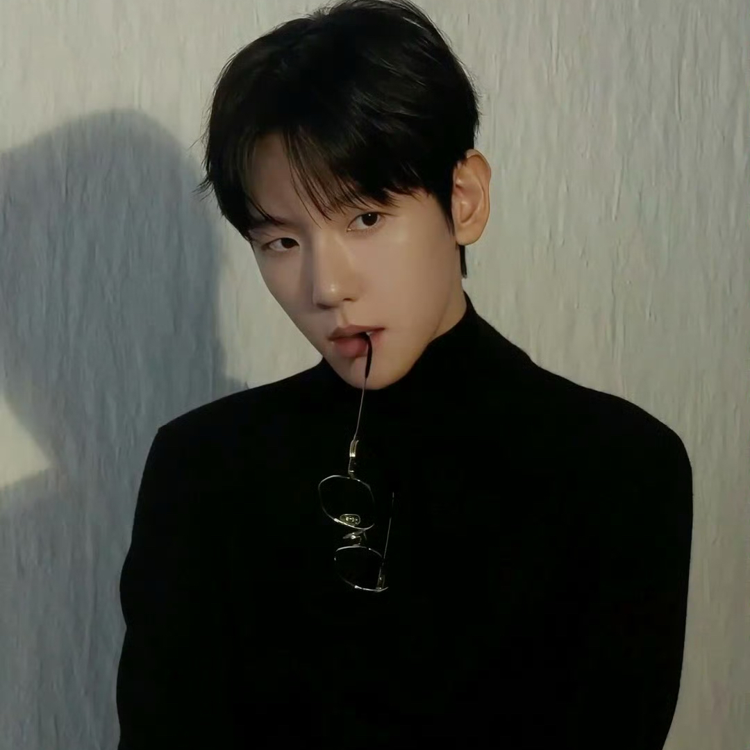 A moment captured by Baekhyun (EXO)'s fan