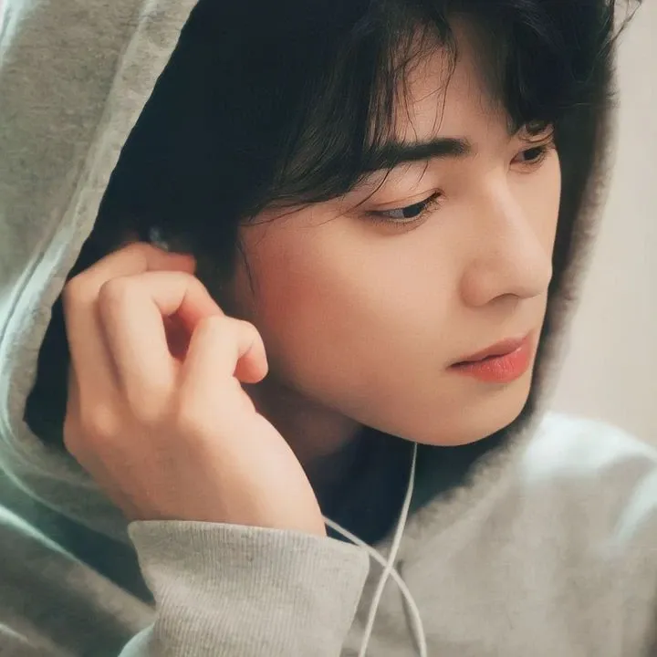 Latest photo of Eunwoo (ASTRO)