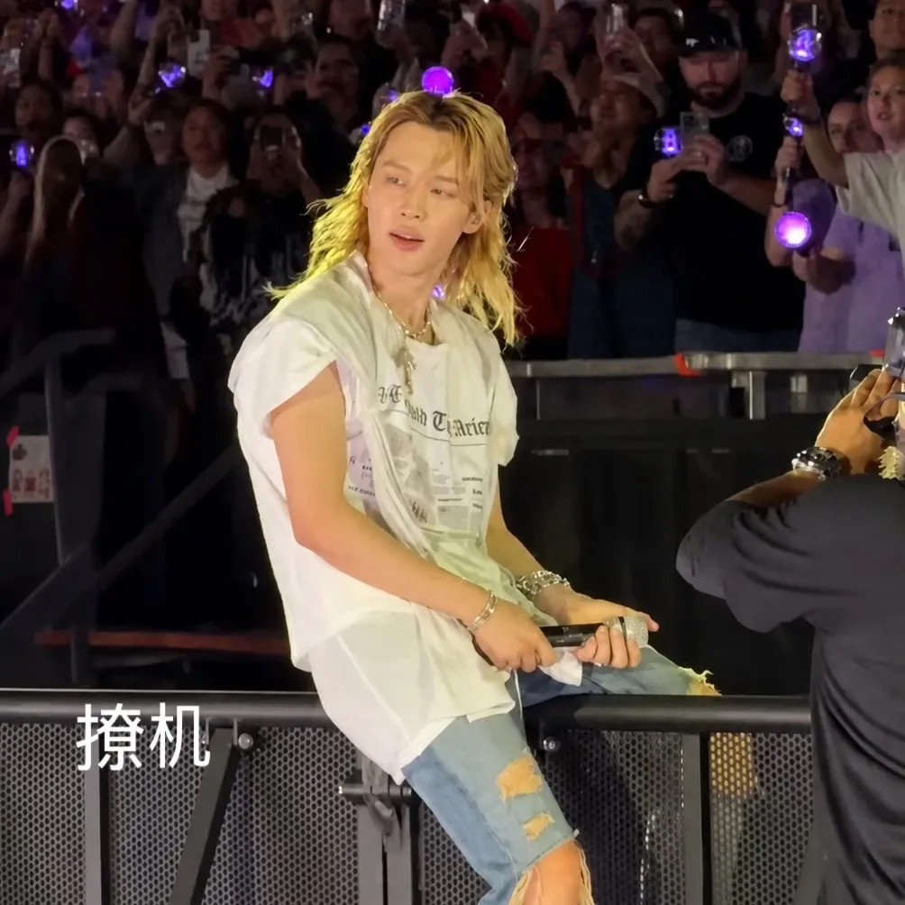 A moment captured by Jimin (BTS)'s fan