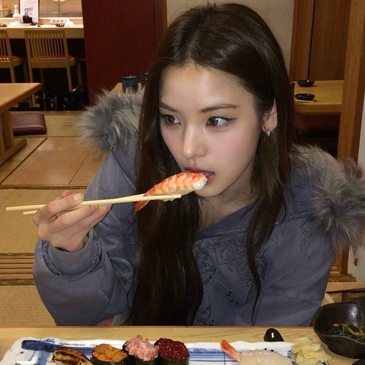 Behind-the-scenes cut of Mai (izna)