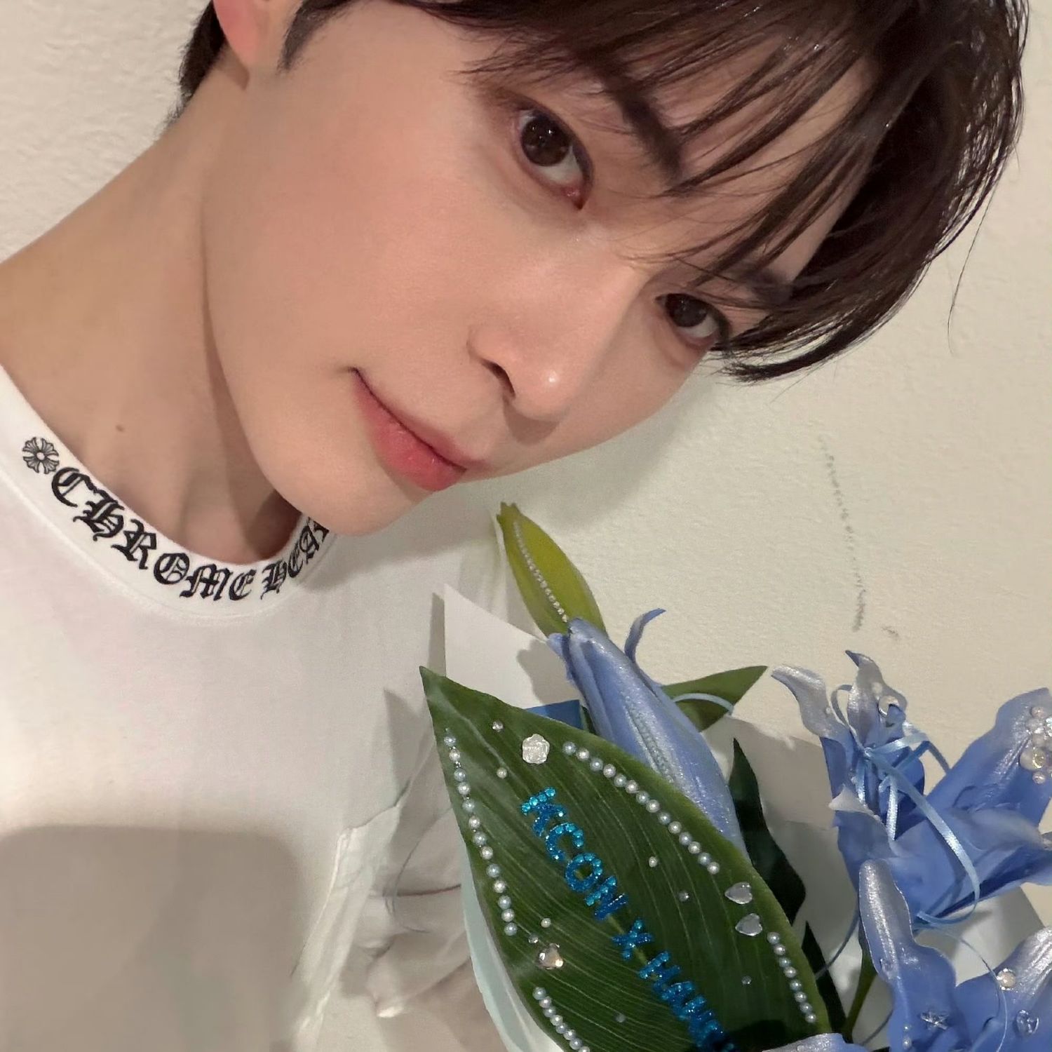 Recent activity shot of Sung Hanbin (ZEROBASEONE)