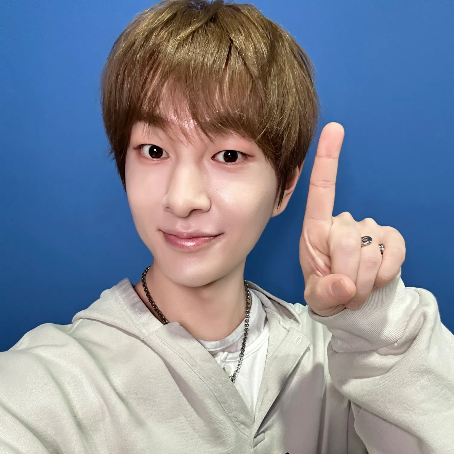 Behind-the-scenes cut of Onew (SHINee)