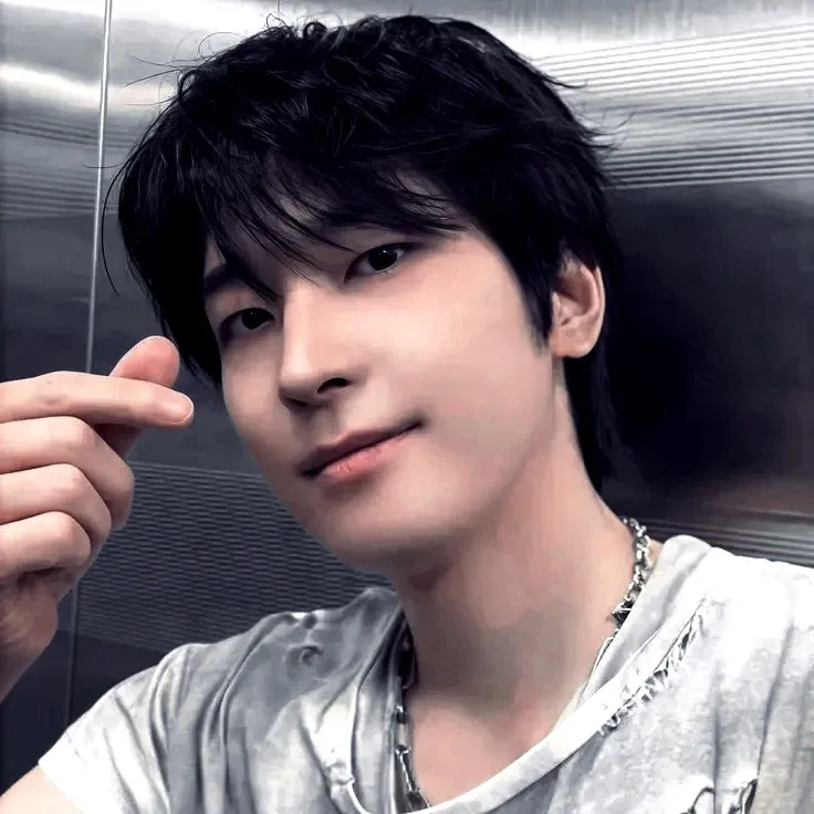 Recent activity shot of Wonwoo (SEVENTEEN)