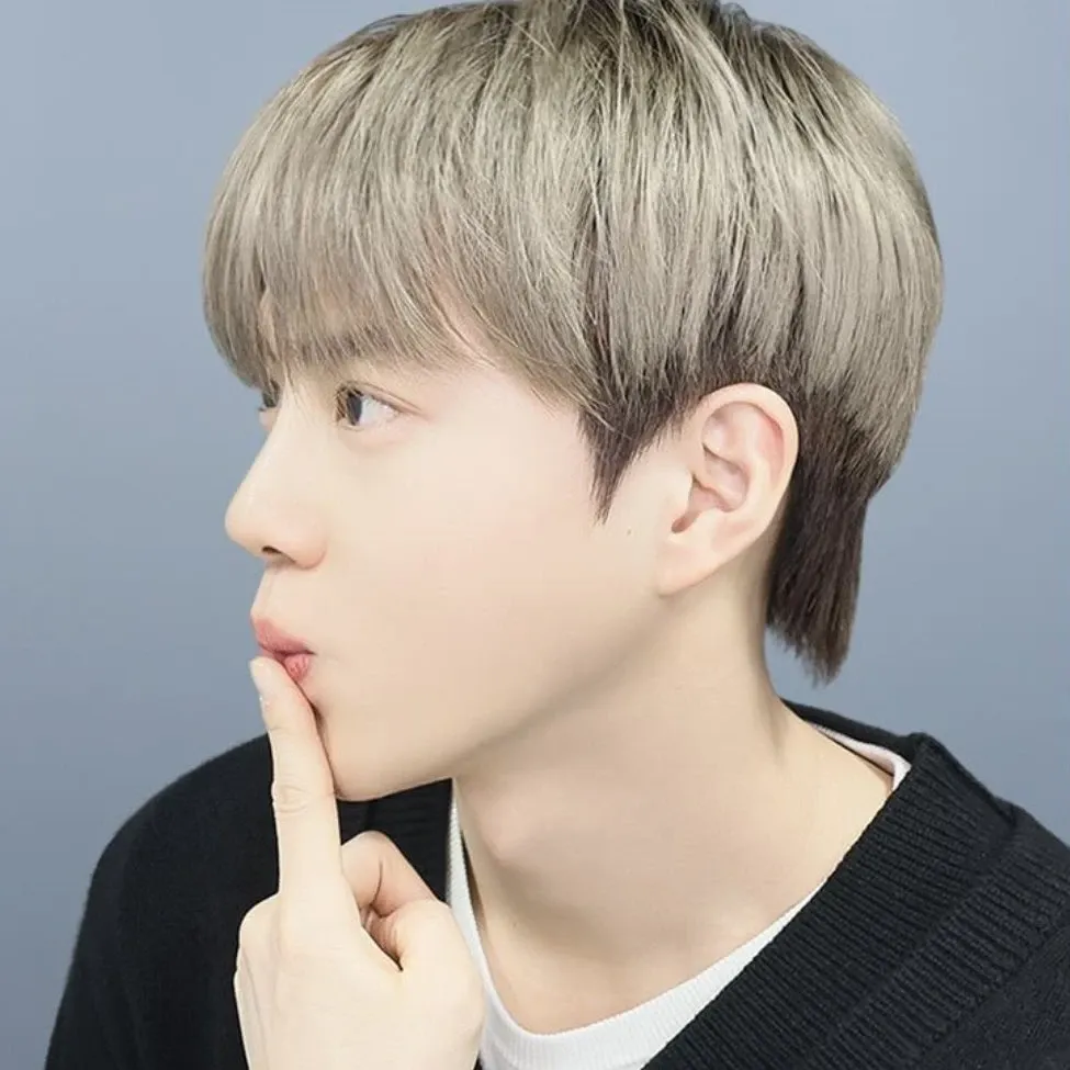 Behind-the-scenes cut of Suho (EXO)