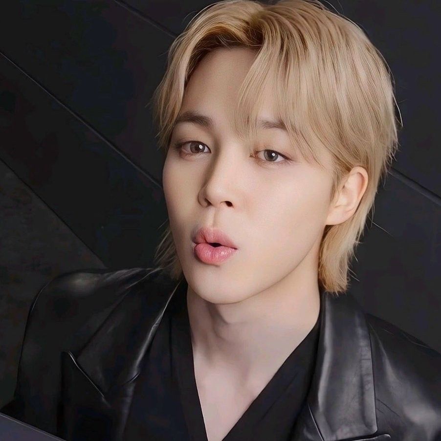 Behind-the-scenes cut of BTS