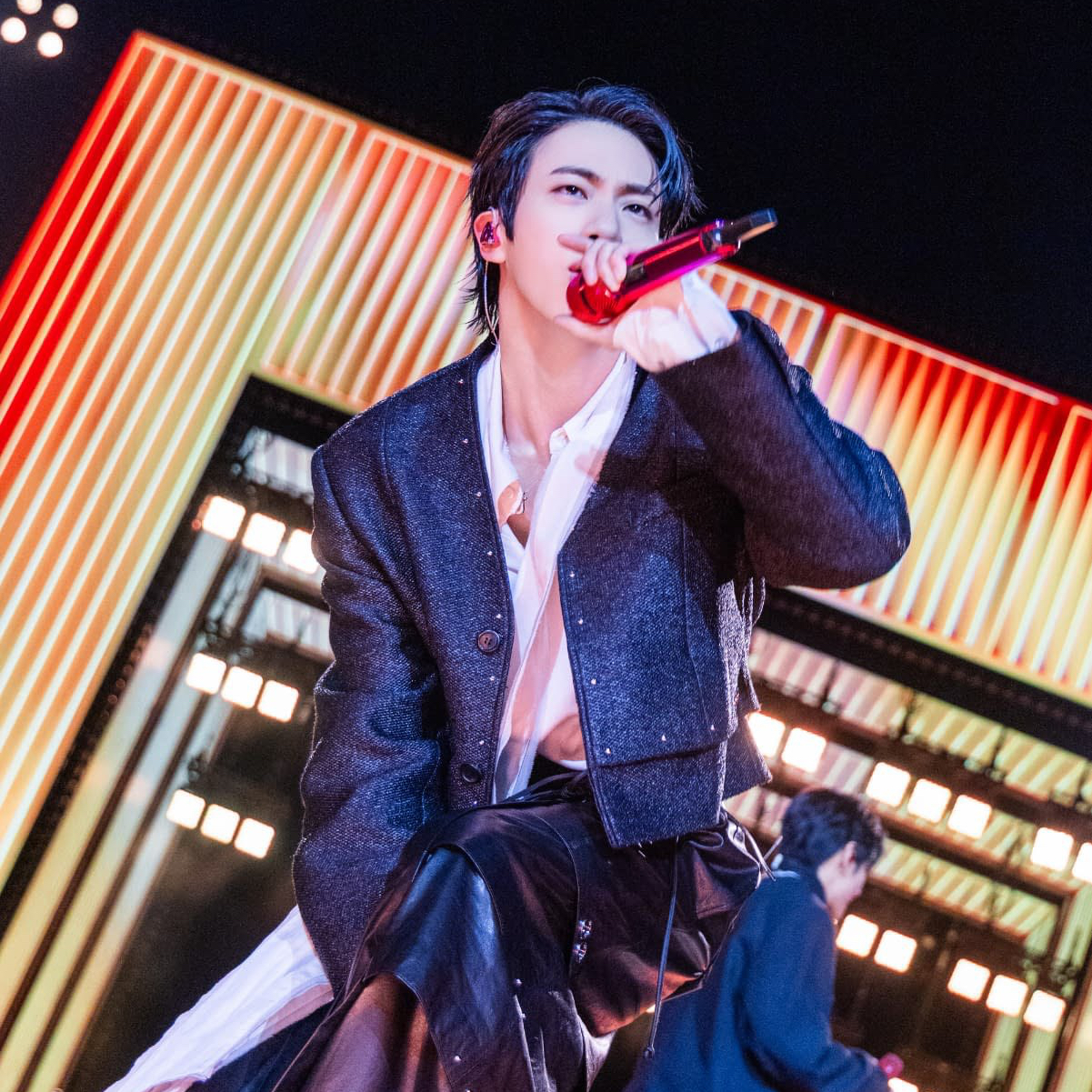 진 (방탄소년단)의 비하인드 컷