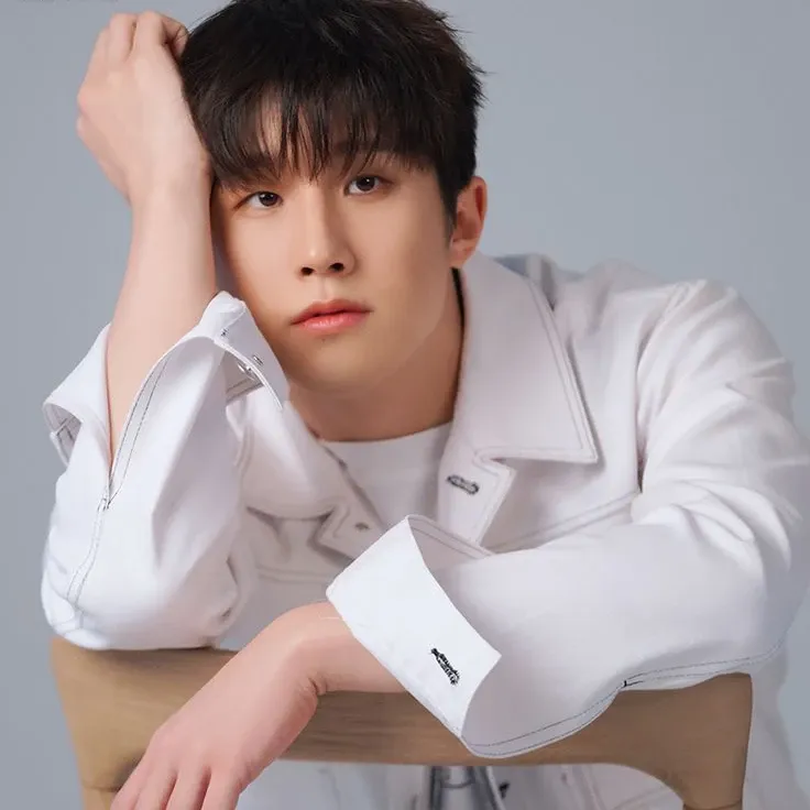 Behind-the-scenes cut of Jinjin (ASTRO)