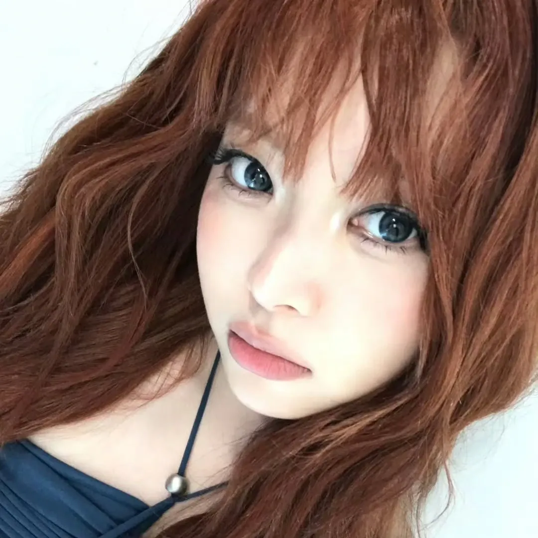 Latest photo of Hong Eunchae (LE SSERAFIM)