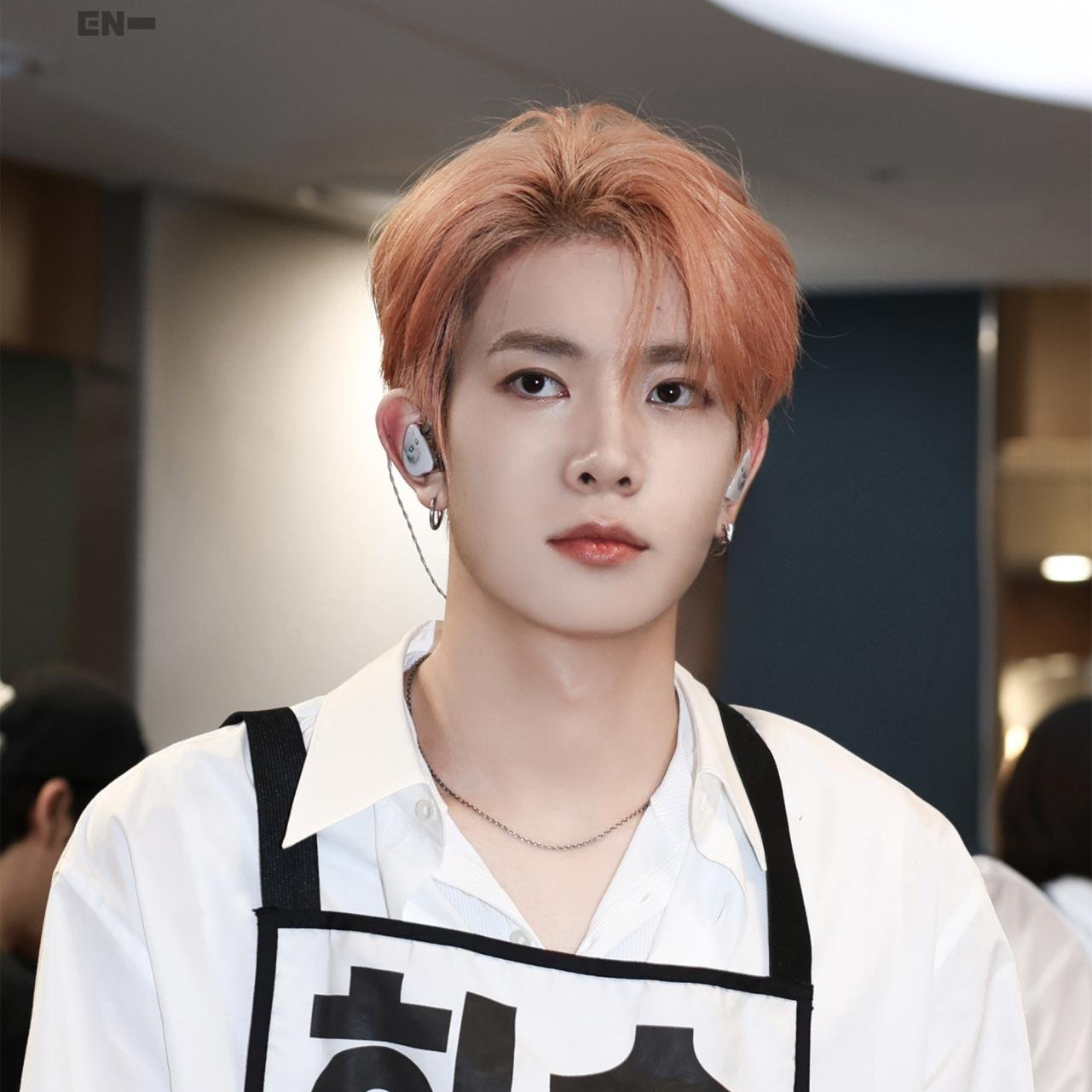 Behind-the-scenes cut of Heeseung