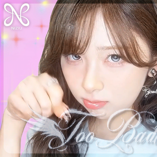 A moment captured by Miihi (NiziU)'s fan