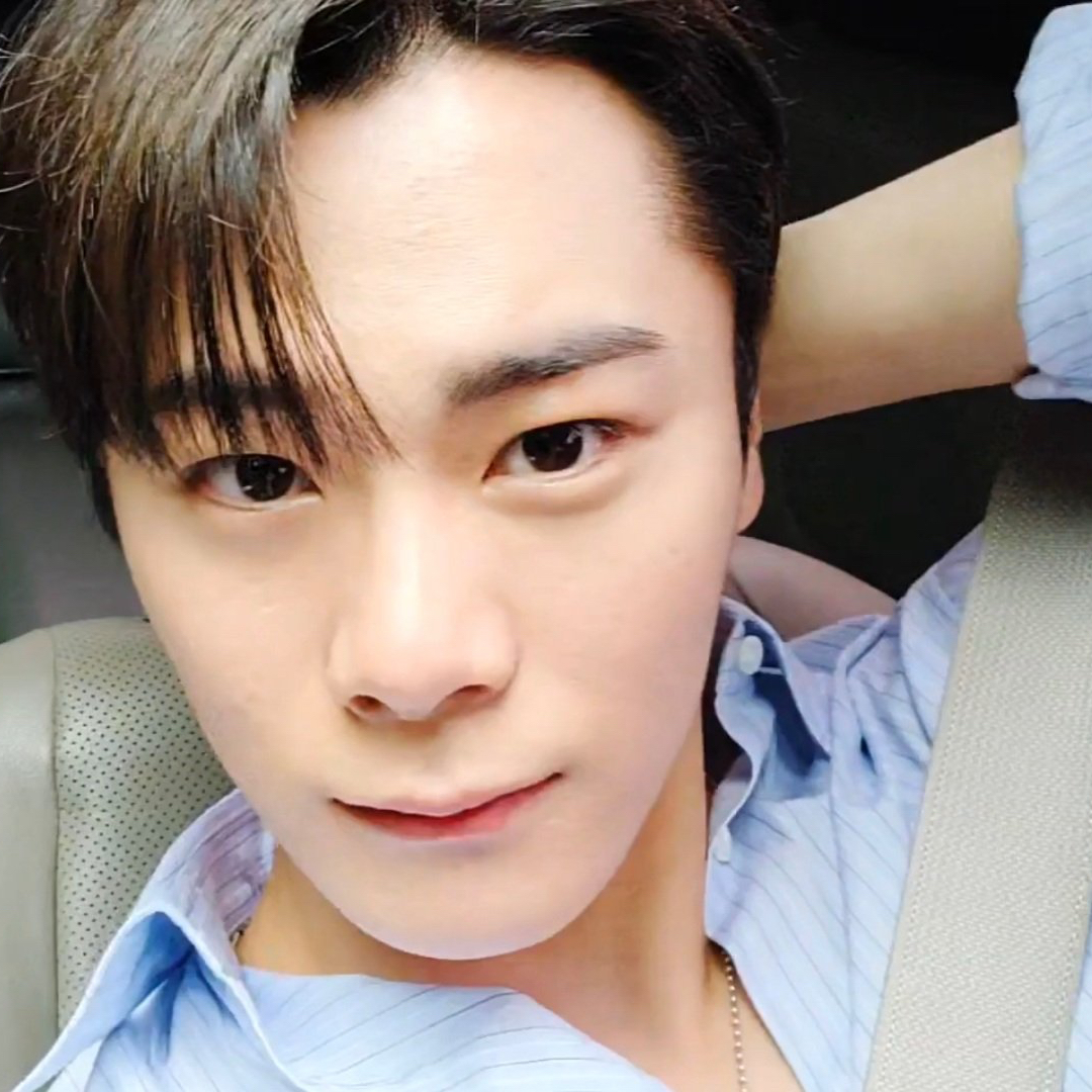 Latest photo of Moonbin (ASTRO)